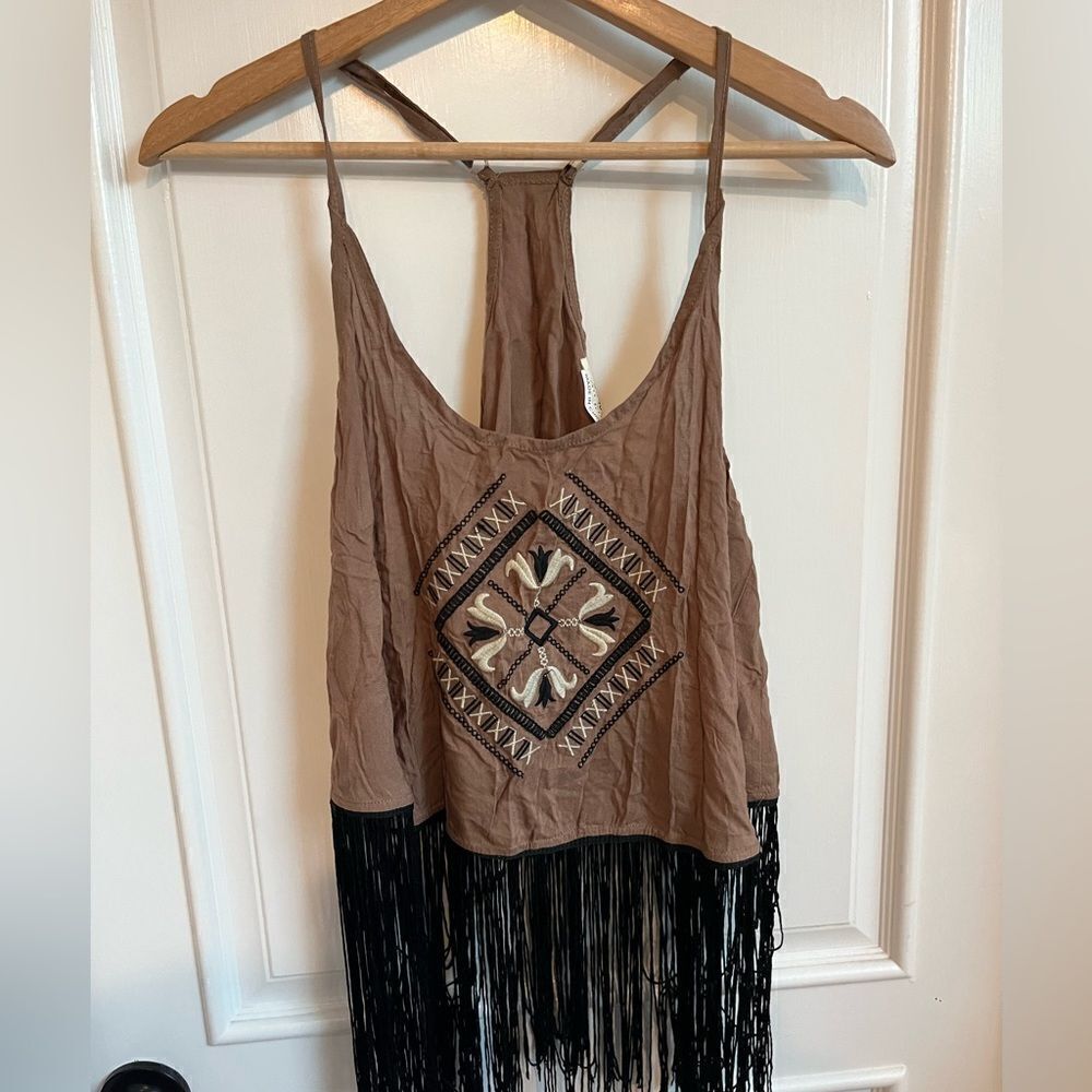 NWT lira buckle top